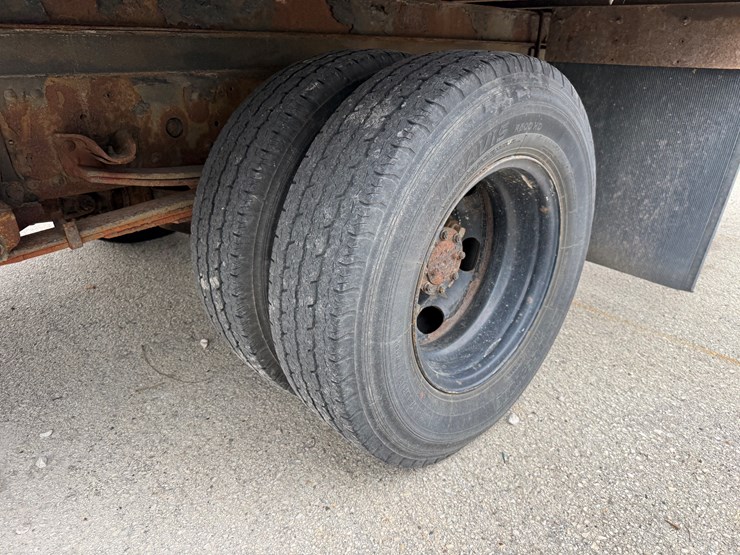 #1154-•-2009-isuzu-box-truck-(has-wi-title)-(new-berlin,-wi)-image-13