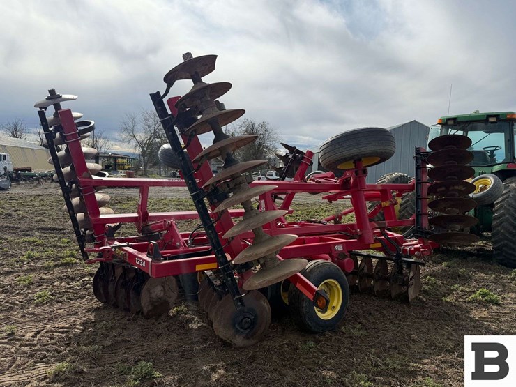 2010-sunflower-1234-18-image-7