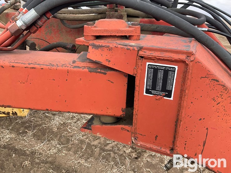 new-holland-216-image-16