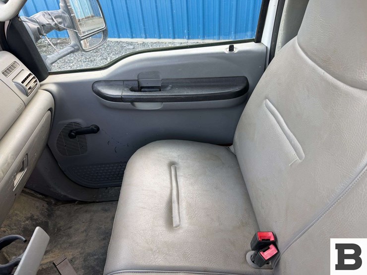 2006-ford-f450-image-17