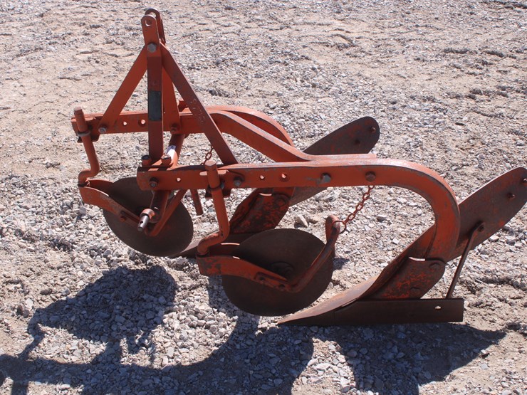 #2042-•-dearborn-2-bottom-plow-image-4