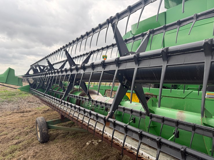 2013-john-deere-630f-image-29