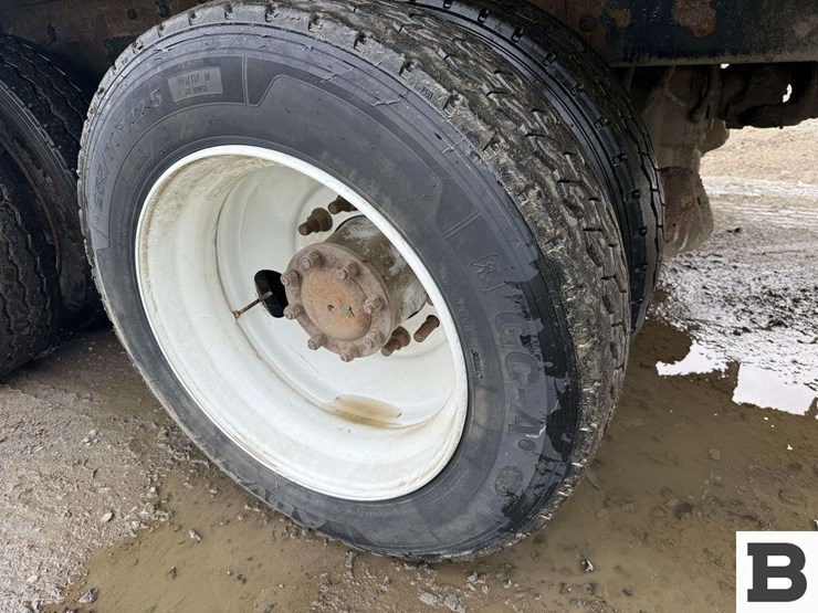 2013-kenworth-t800-image-57