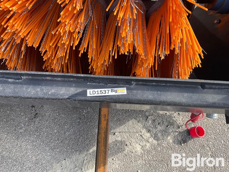 2025-massey-ferguson-730-image-14