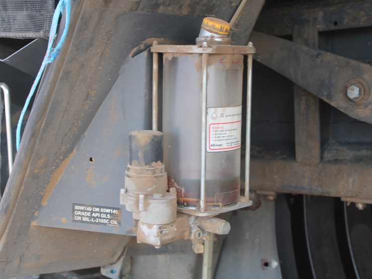 massey-ferguson-2270xd-image-38