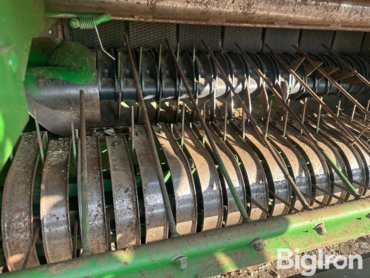 2019-john-deere-560m-image-17