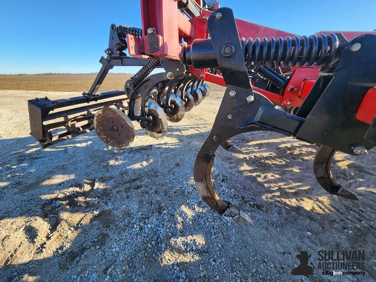 2011-case-ih-870-ecolo-tiger-9-shank-disk-ripper-image-17