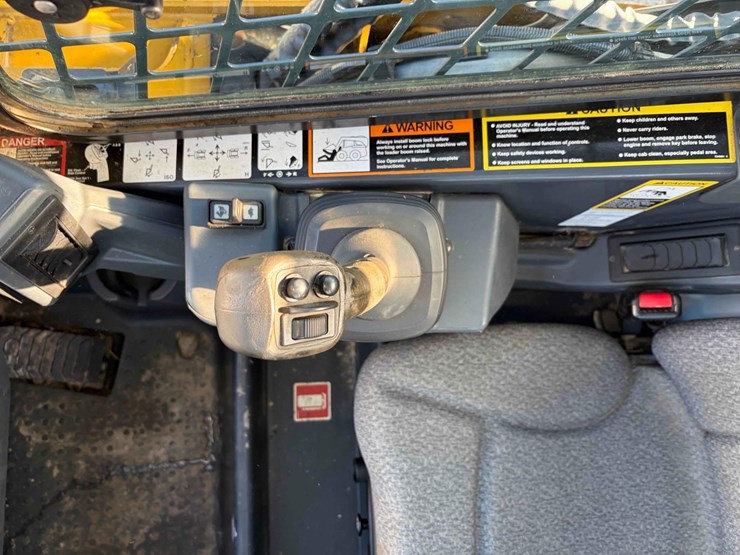 2022-deere-333g-image-13