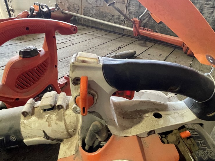 #7203-•-(2)-leaf-blowers-image-15