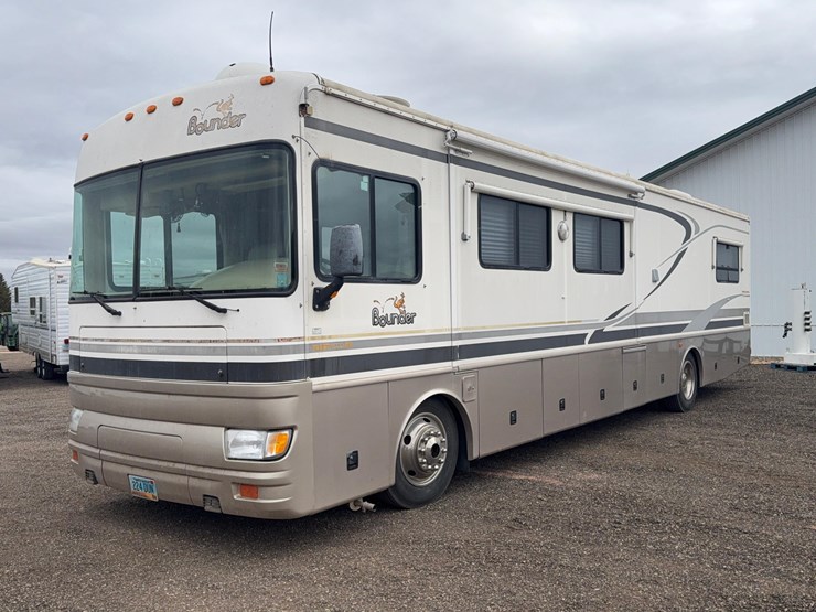 2002-fleetwood-bounder-motorhome-image-3
