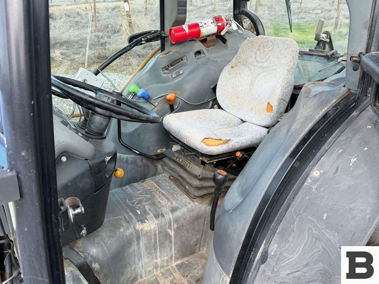 2007-new-holland-tn85fa-image-24