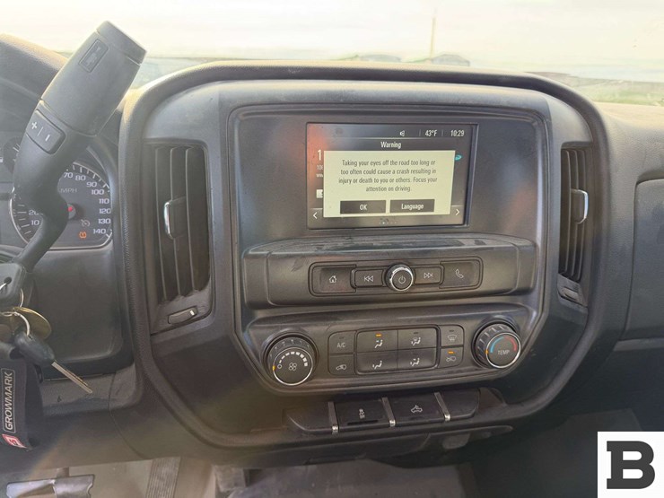 2018-chevrolet-silverado-1500-image-28