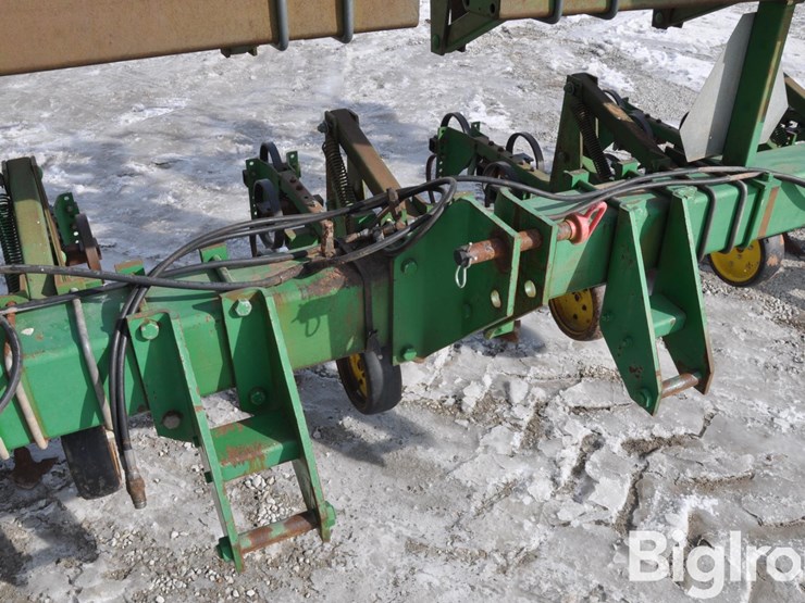 john-deere-845-image-15