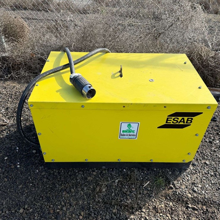 ESAB LHD 300 UM Welder - Plymouth, WA