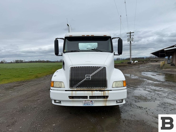 2001-volvo-vnl-tractor-truck---albany,-or-image-8