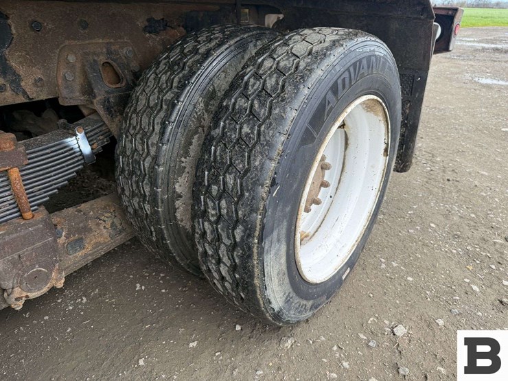 2013-kenworth-t800-image-38