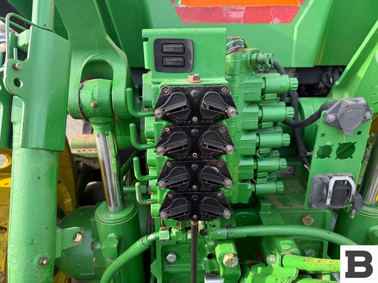 2003-john-deere-8520t-image-38