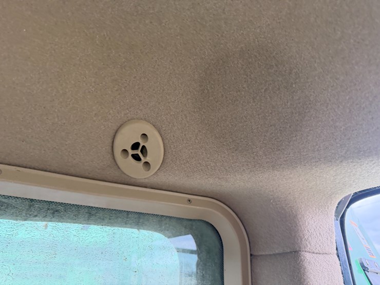 2009-john-deere-9670-sts-image-105