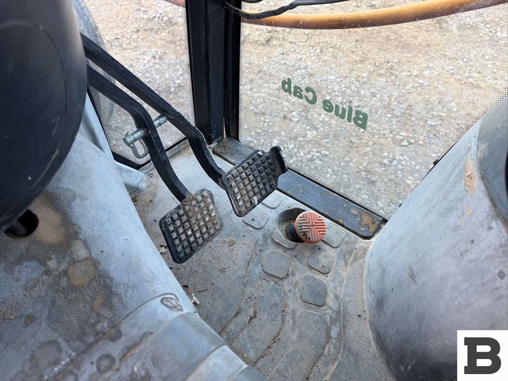 2008-new-holland-tn85fa-image-26