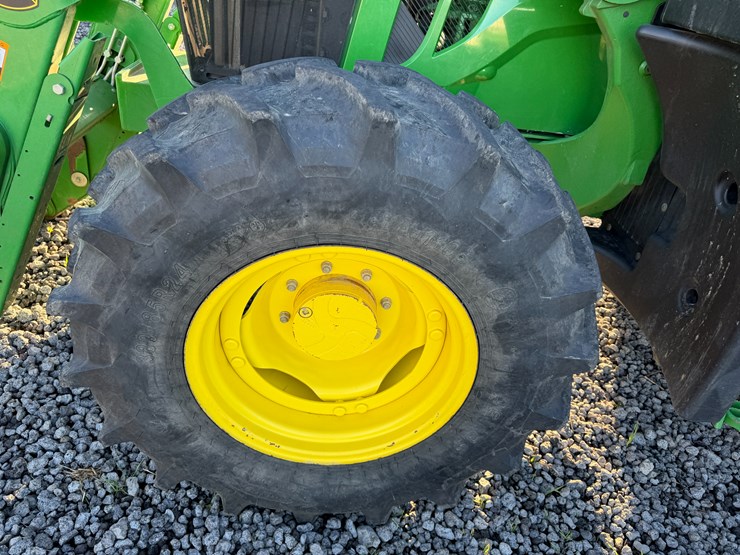 2017-john-deere-6120m-image-8