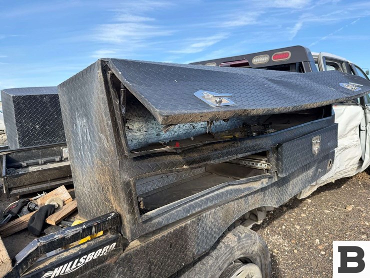 2023-chevrolet-silverado-3500-image-23