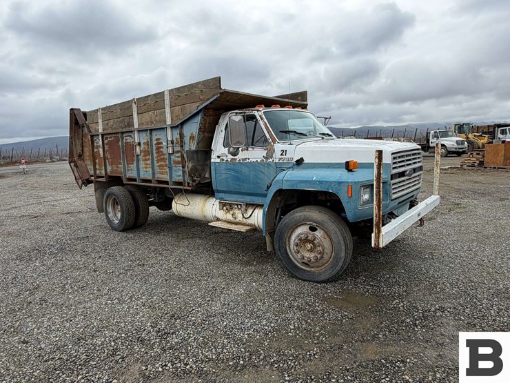 1990-ford-f700-image-7