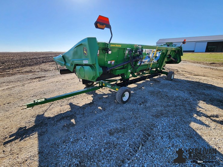 2022-john-deere-c8r-image-7