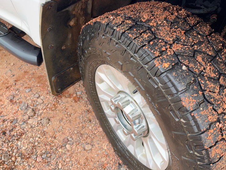 2022-ford-f250-image-9