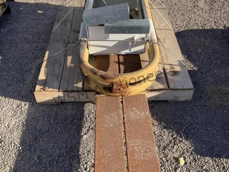 pallet-of-miscellaneous-image-3