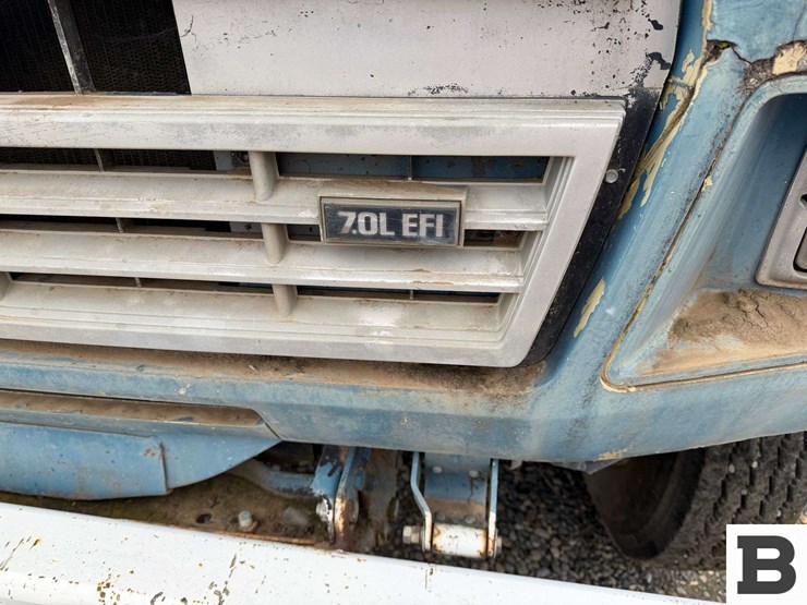 1992-ford-f700-image-9