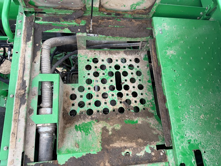 2009-john-deere-9670-sts-image-85