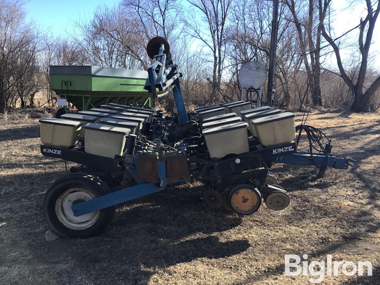 2000-kinze-2000-image-4