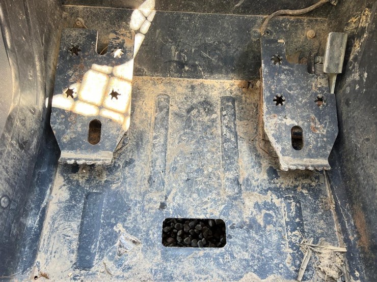 2022-bobcat-t64-image-21