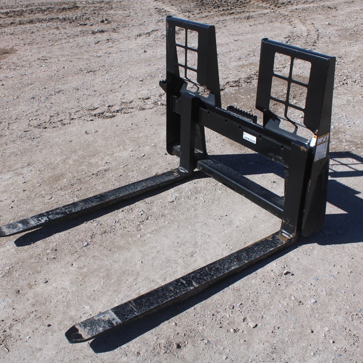 #2050 • HD Skid Steer Attach Pallet Forks