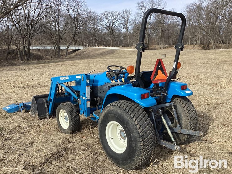 new-holland-1530-image-17