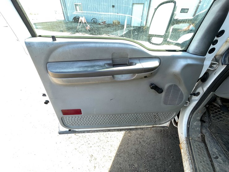 2003-ford-f350-image-47