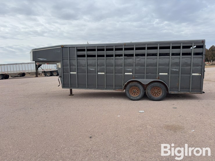 1999-titan-trailer-image-8