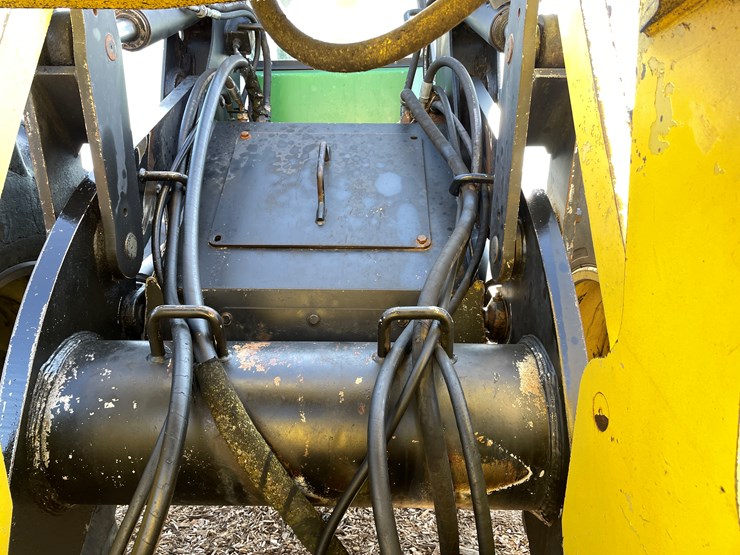 2005-deere-643j-image-14