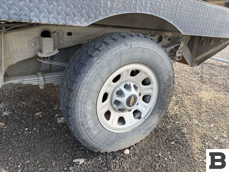 2023-chevrolet-silverado-3500-image-18