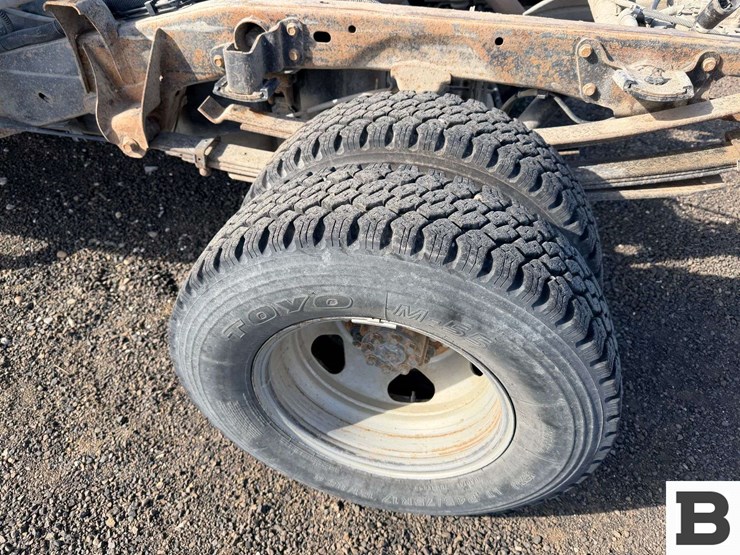 2015-chevrolet-silverado-3500-image-17