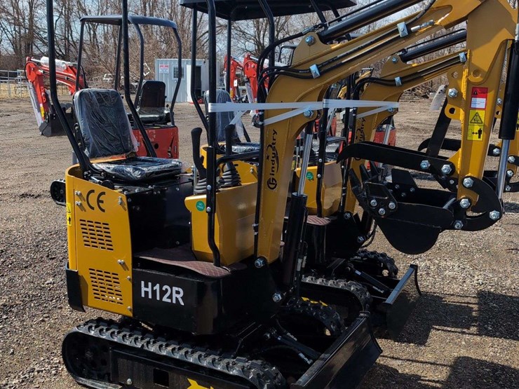 cfg-industrial-mini-excavator---h12r-image-1