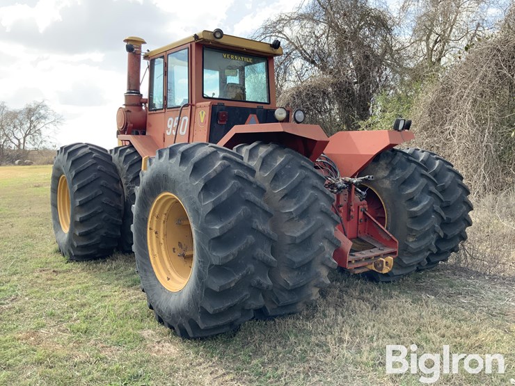 1977-versatile-950-image-7