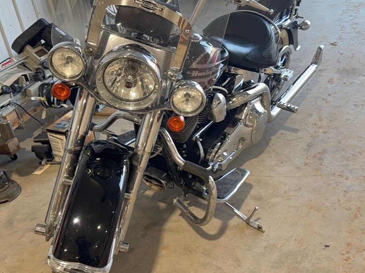 2006-harley-davidson-softail-deluxe-motorcycle-image-10