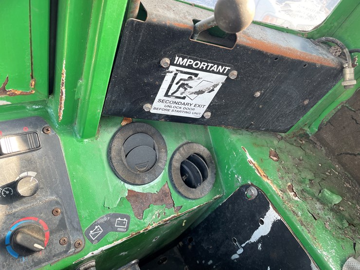 2005-deere-643j-image-46