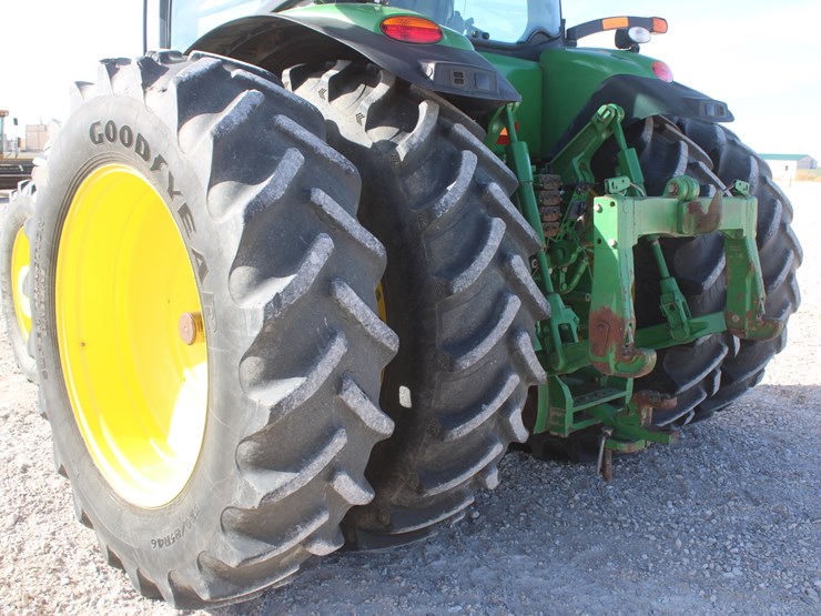 john-deere-8285r-image-23