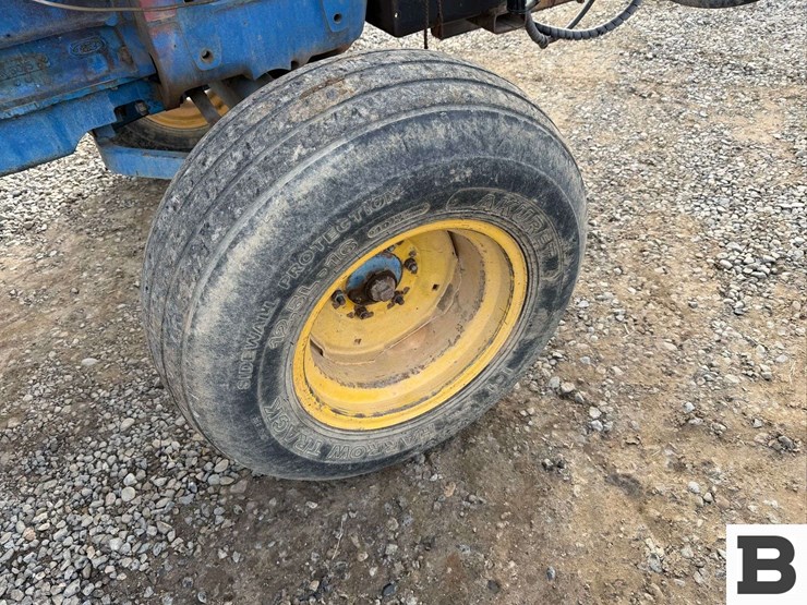 1977-ford-5600-image-28