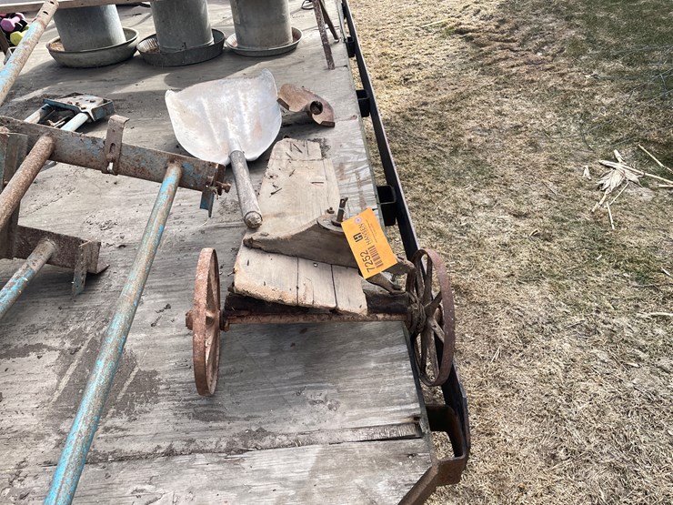 #7252-•-antique-wagon-parts-image-4
