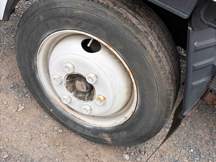 1997-isuzu-npr-image-11