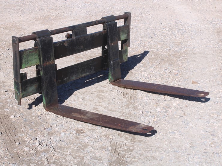 #2037-•-3-point-heavy-duty-adjustable-pallet-forks-image-2