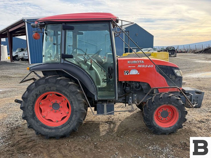 2014-kubota-m8540hd-image-6